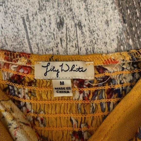 Lily White Buckle Spaghetti Strap Top. Size Medium. - Picture 2 of 5